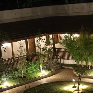 Oriole Hotel